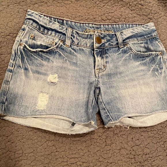 American Eagle Jean Shorts Distressed Size 6 - Picture 2 of 11